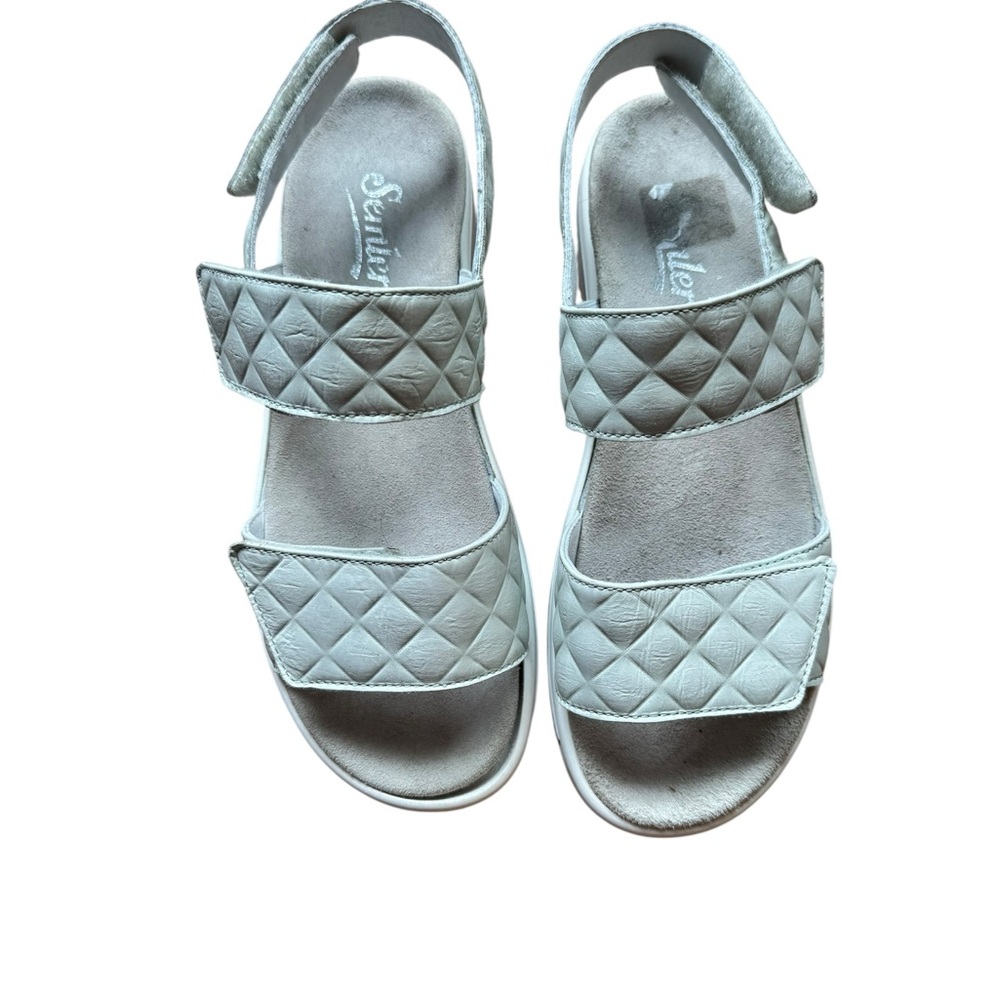 Seller Leather Stylish Quilted Pastel Green Sandals Size 10